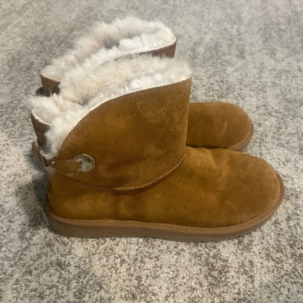 UGG color	chestnut toe